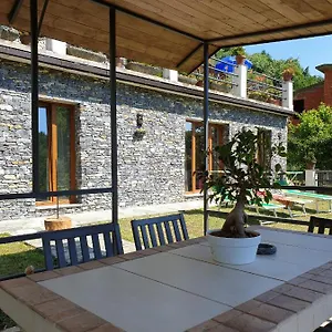 https://casa-tra-mare-e-collina.hotelitalianriviera.com