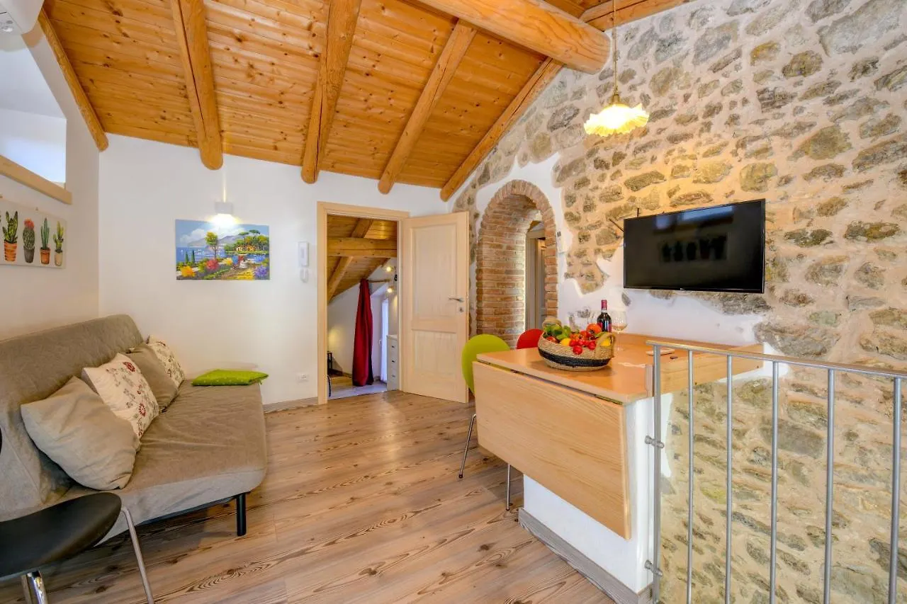 Apartment Ferienwohnung Casa Nel Borgo - Il Gufo Tremosine