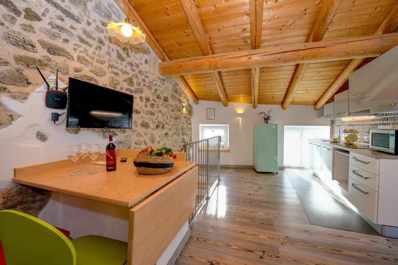 Ferienwohnung Casa Nel Borgo - Il Gufo Tremosine Apartment